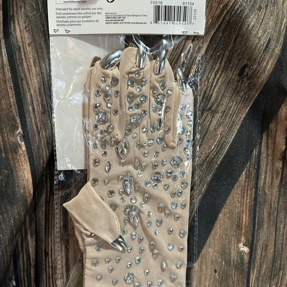 Jeweled Gloves with Silver Accents - Picture 4 of 4